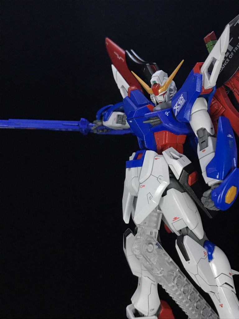 赤は、ガイアカラーのエヴァレッドにクリスタルカラーのルビーレッド
青は、ガイアカラーのコバルトブルーにクリスタルカラーのサファイアブルー