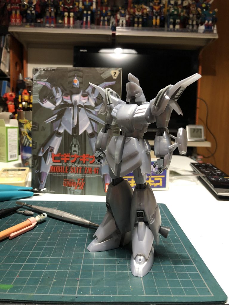 もう30年近くたつ古いキットで、プラ素材がミニプラみたいな柔らか素材。
無事接着出来るか心配しながら作りましたがなんとかまとまってよかった。