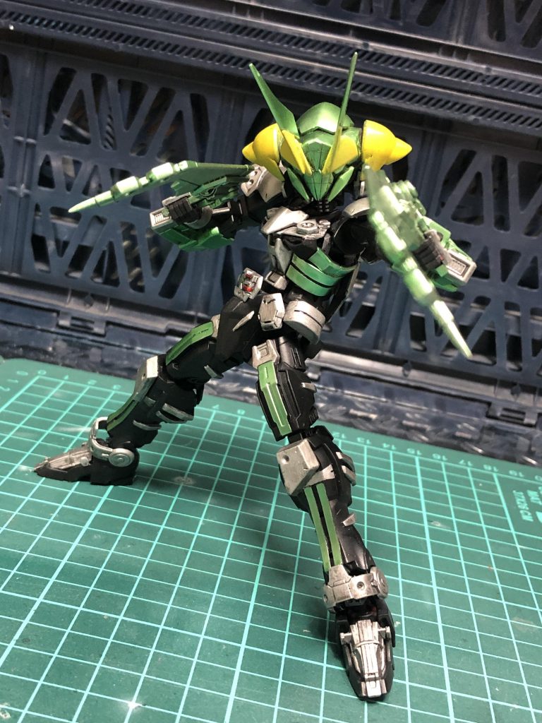 「皆殺シ二スル」
色んなポーズが取れます。