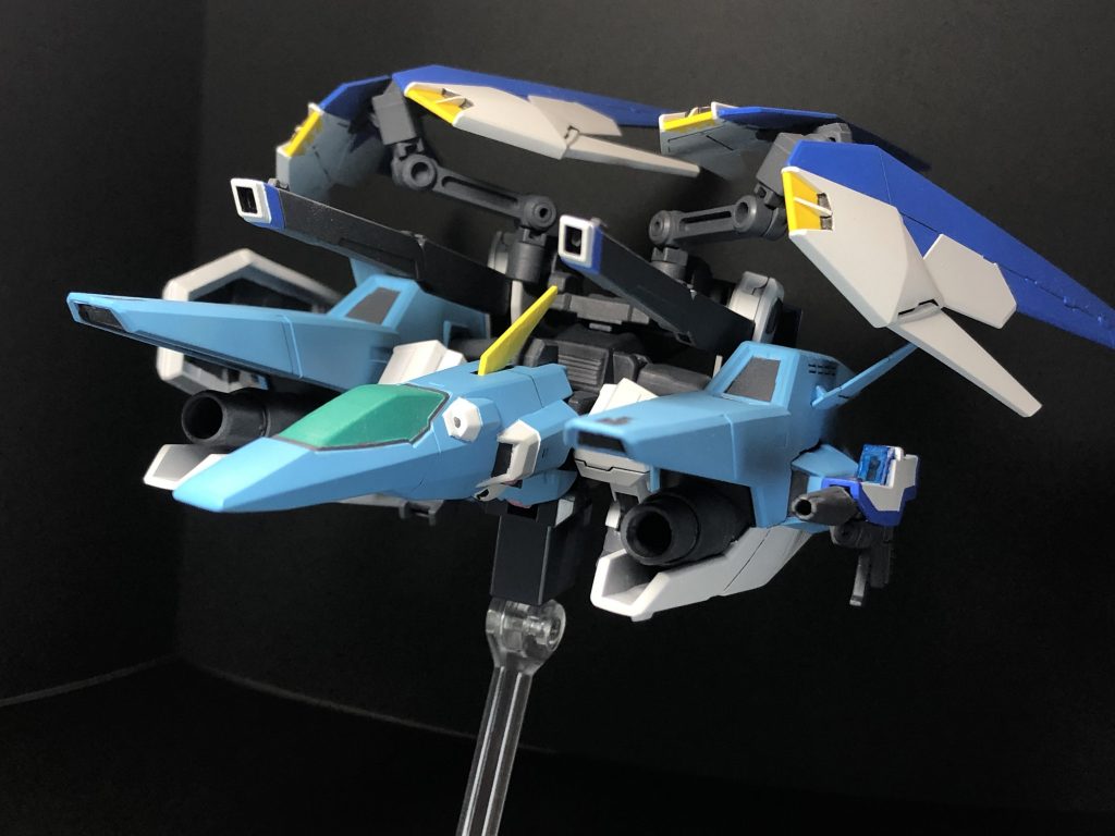 キャノンも展開してフルバースト。パックに搭載されたGNマグナライフル及びGNクスィフィアスレールガンが使用可能。ネオハイマットモードで立体的機動性がアップする。