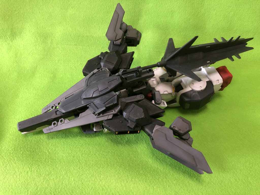 変形！
この状態では、メイスの代わりにGNバズーカが使用可能になります。基本的に高速移動からの先制攻撃専用の形態です。