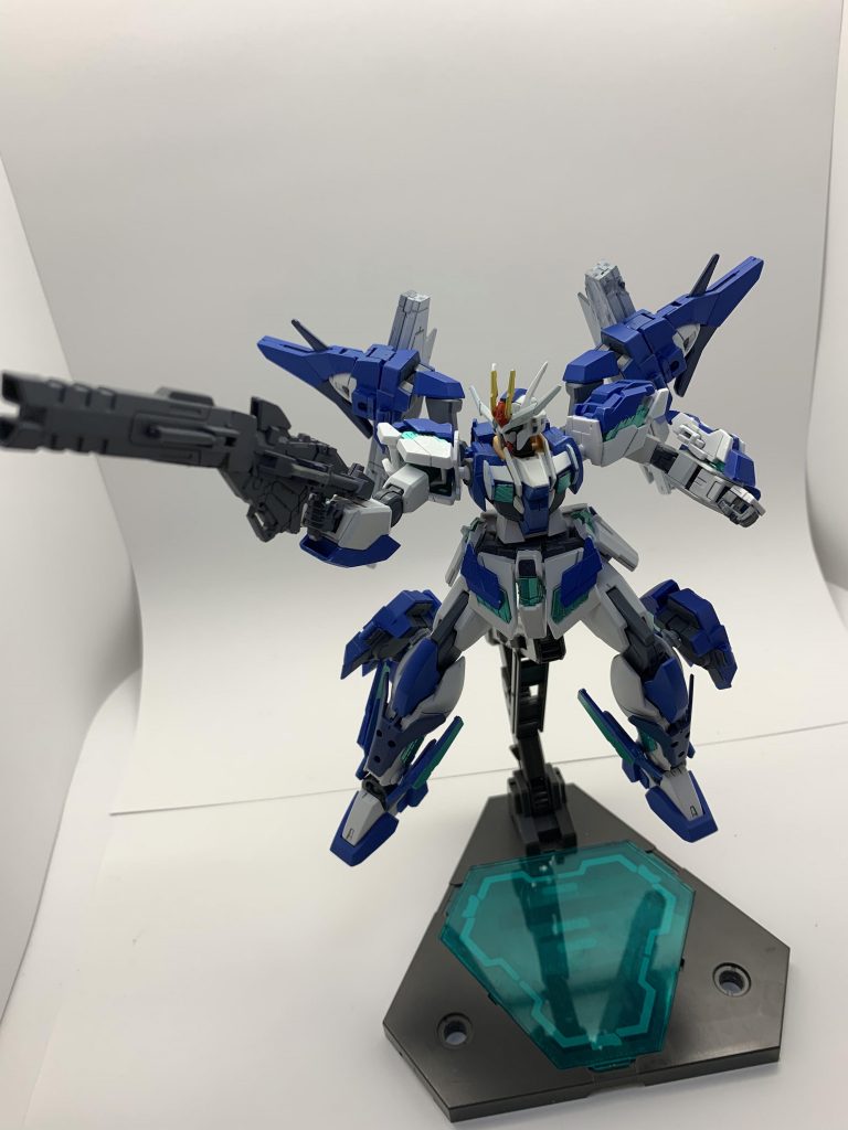 強化ビームマグナム
ビームマグナムを本機専用に大幅に強化したもである。リーロドする際に、Eパックカートリッジにトランザムの高濃度圧縮粒子をチャージしておけば、ビームマグナムの遥かに上回る威力のビームを発射可能である、しかし両腕でしっかり固定し、使用しないと腕に負荷がかかり、その後の戦闘に支障を出す。