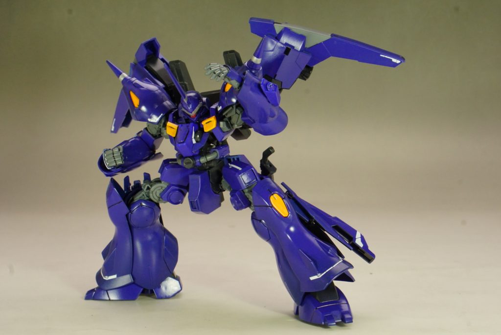 グレイズの元々の可動域の良さもあってポージングもバッチリ決まります。