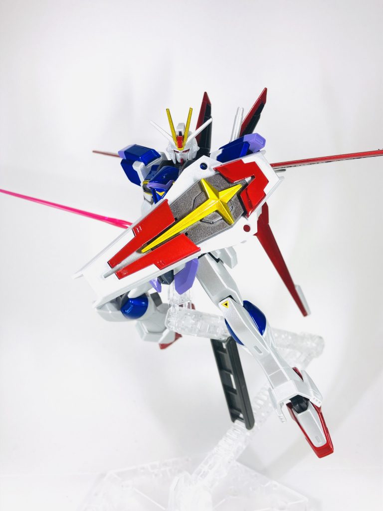 たまにめっちゃヘニャヘニャのサーベルエフェクトあるのなんとかしてくれバンダイさん…