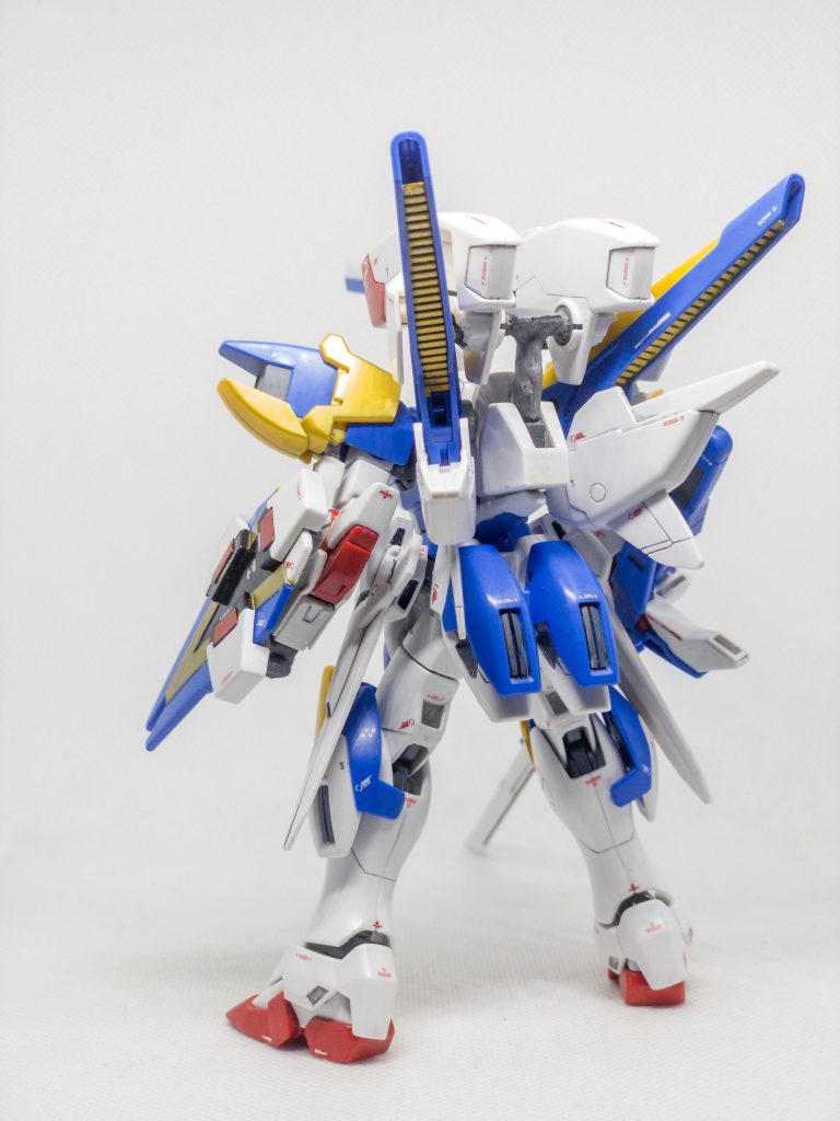 リアビュー。
バスターパーツの接続部がちょっとアレですが、今の自分ではこれが限界です。