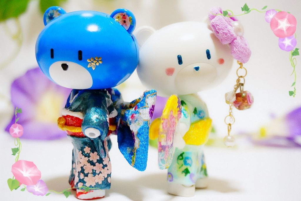 並ぶと姉妹に見えるかな?
先に着物っガイを作ったので、浴衣を妹に見えるように可愛らしく作りました。