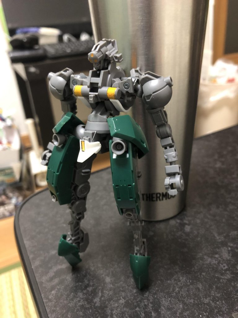 何とかならないかと装甲を取り払い、位置を変更。ふと、何だか見覚えのある顔が。