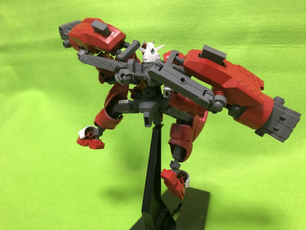 こういう感じに動かせます。ただ「ギギギっ」とか「カリッ!サササ……」って怖い音がするので普段は外しています。大事な事なので2度目。