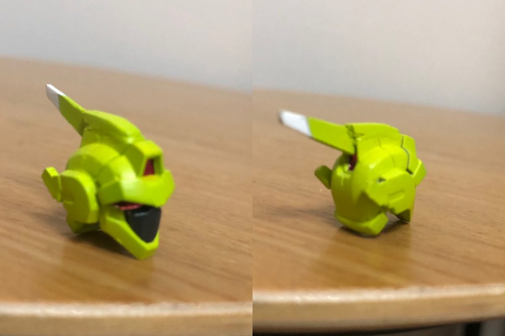頭は耳をジェガン(何型だったか不明(>_<)から引っ張ってます。片側をアンテナ切って使ってます。トサカは頭頂部をGバウンサーの耳を削って添わせてボリューム作って、プラ板のアンテナを接着して感じを作ってます。