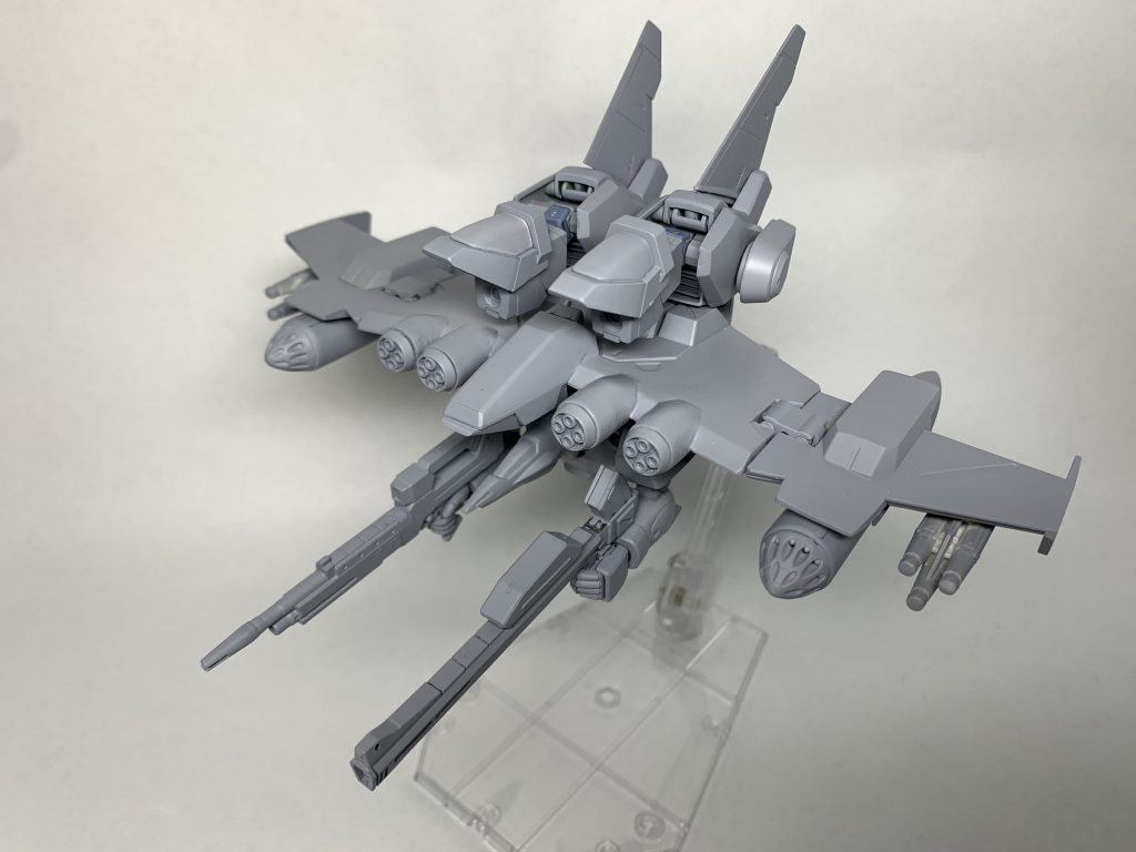 正直、作る前は全然かっこいいとも思わない機体だったんですがいざ作ってみると飛行型なのに高火力、そしてビームで地上に爆撃するという凶悪なコンセプトに惚れました。
HGCEバビの発売を待ってます!