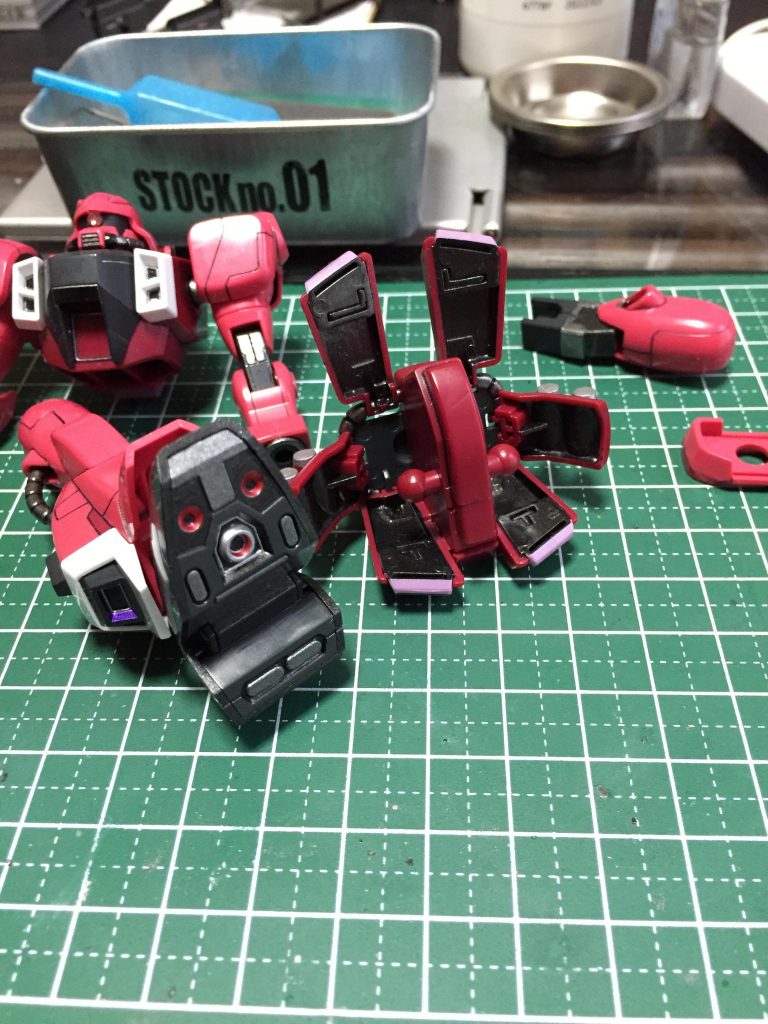 足裏、スカート裏などは塗装^_^