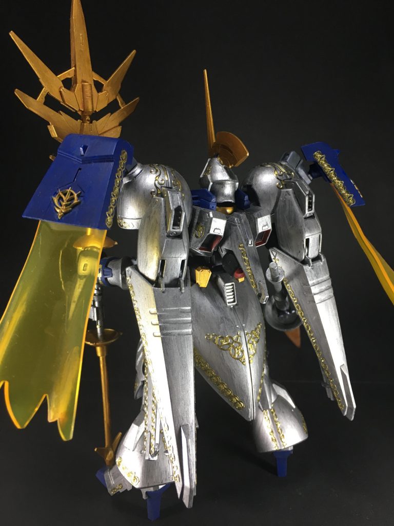 リア
ビームマント基部にはジオンマークを