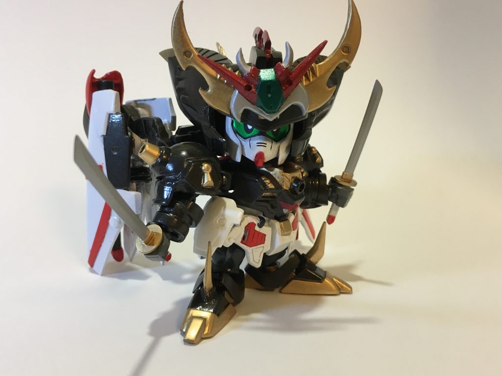 妖刀・闇風を装備
本来の魔星大将軍は闇の三羅将と組み合わせて
魔星大将軍 闇獣装の陣と合体羅将 風雲再起に
なるギミックですが、これが実は不完全な合体であり、
闇の三羅将の力を完全に吸収することで
リアル体型の超覇道魔星大将軍になる、
というオラ設定