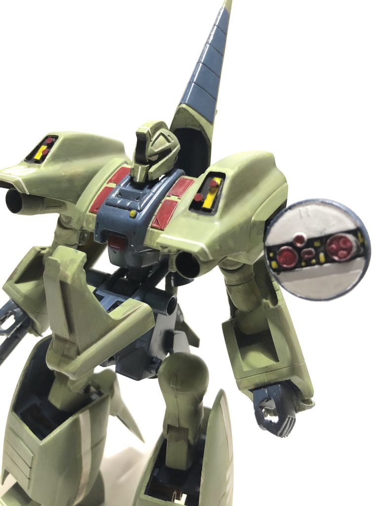 そしてエージェントの情報を元に廃墟と化した、九龍城跡「ロスト九龍」へ強襲したのだ！

かつて大規模戦闘で都市は崩壊。激しく放射能汚染されたロスト九龍と言ってもその範囲は丸々ホンコン島程もある。

だがメタスに装備された高感度センサーは僅かな温度、音、電波も見逃さなかった。


「やはり香港島地下250メートルMS駆動音14だ！」

いや、ひとつはまとまっているな…一機で四機分の質量…

まずいぞ！サイコが起きたかもしれん!!