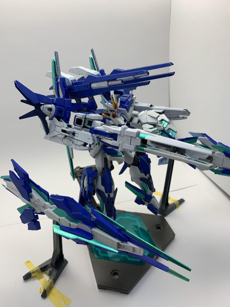 フルアーマー時のフルバースト
フルアーマー時は出力の関係上、トランザムを発動する。トランザムの高濃度圧縮粒子を全てを各部に使用し放つ。フルアーマー時のフルバーストは通常時のフルバーストをはるかに上回り、敵艦隊や大量の敵モビルスーツを殲滅することも可能で、戦況を大きく変える事ができる。
スペリオルバスターとアームドアーマーVN &BSには冷却機が内蔵されてあり、フルバースト直後に急速冷凍を始め、フルバースト直後でも機体の出力を落とさずに動ける。