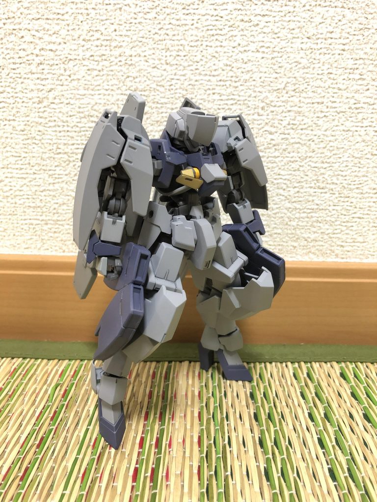 塗装後。スミ入れは今回、シャーペンで行いました。グレー部分はサフなので、水性でスミ入れ、拭き取りが出来ないためです。ここから汚して完成です。