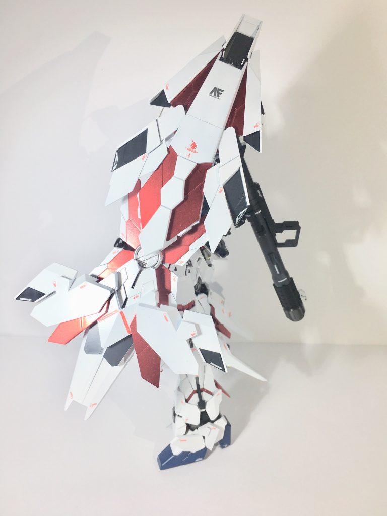 アームドアーマーDEはグレー部分をマスキングし塗り分け、デカールはmgフェネクスのデカールが余っていたのでそちらで対処し
本体部はver.kaの水転写デカールを使用しました😊