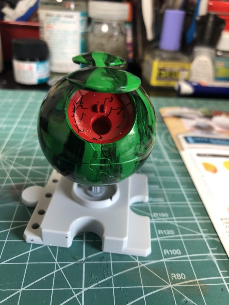 種っぽくガンマカ墨入れペンでちょんちょんしました。
以下製作風景。