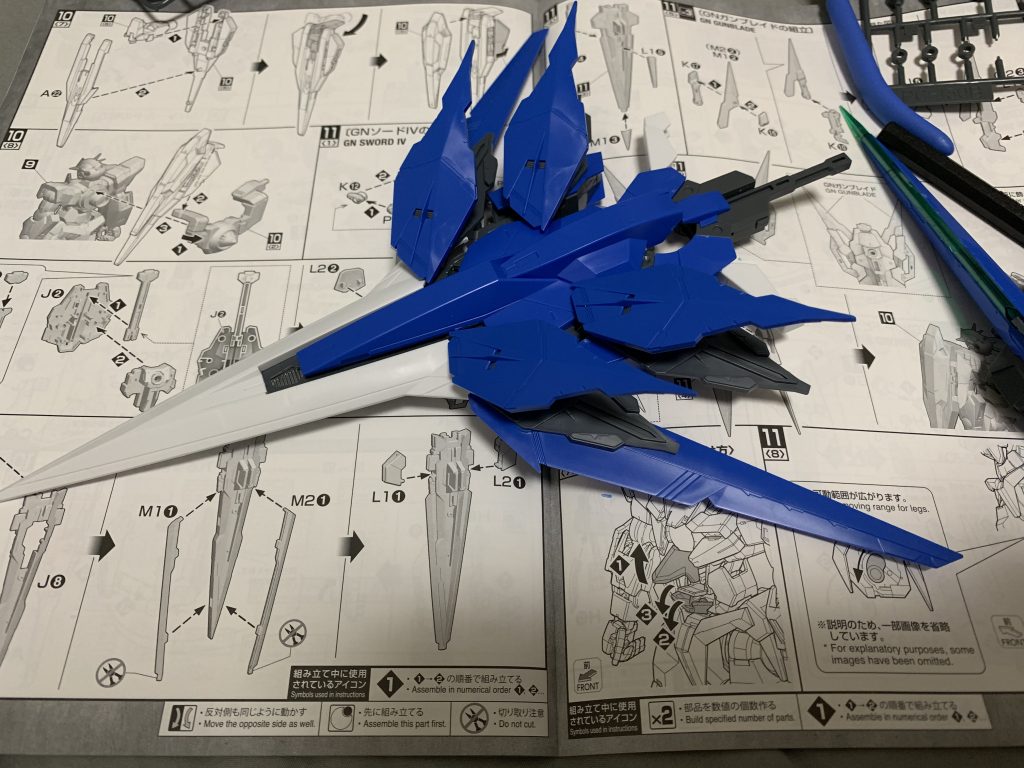 MGのバスターソードとフリーダムVer.2.0のウイングをミキシング。しっかり展開ギミックを残しているため収納も可能。