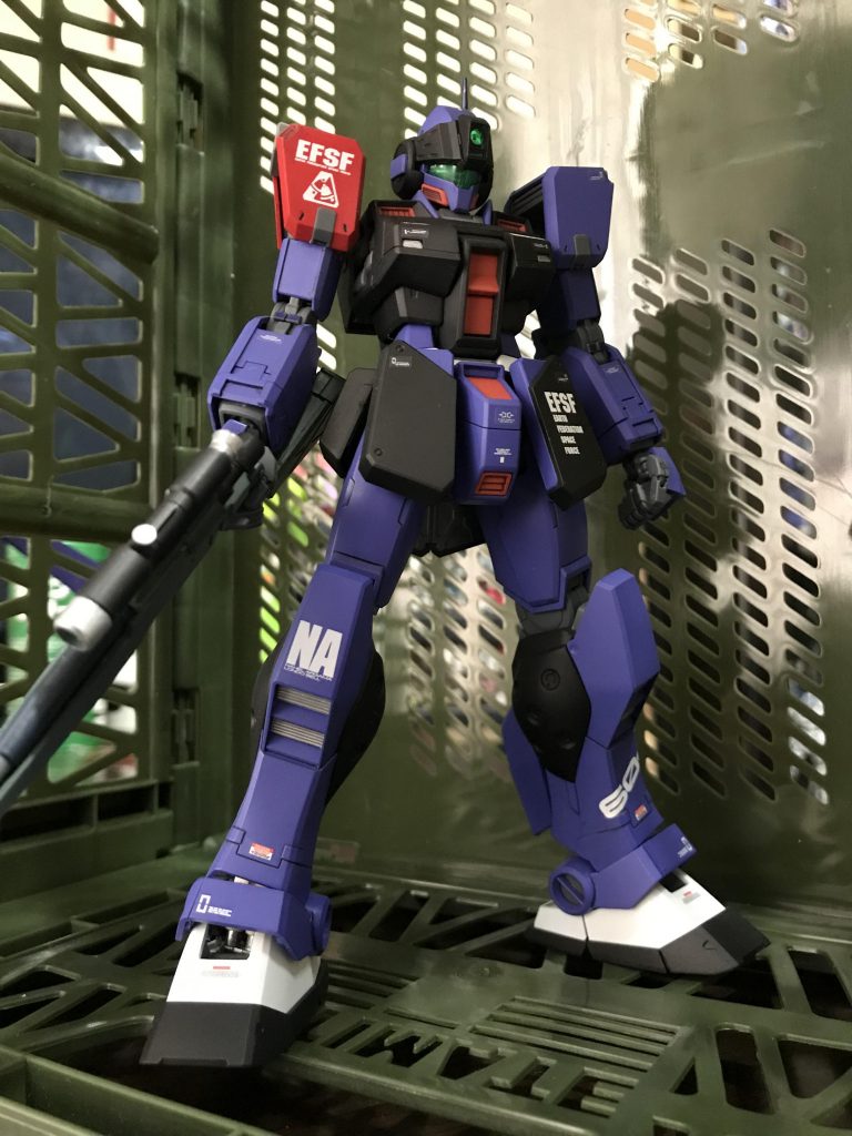 北米シャイアン基地にあるコロニーレーザーのコントロール、これを奪取するため地上のジオン残党、ネオジオン強硬派による大規模な襲撃が予想されるため、ロンドベル治安維持遊撃部隊はチームライトニングは地球に降下させるのであった。