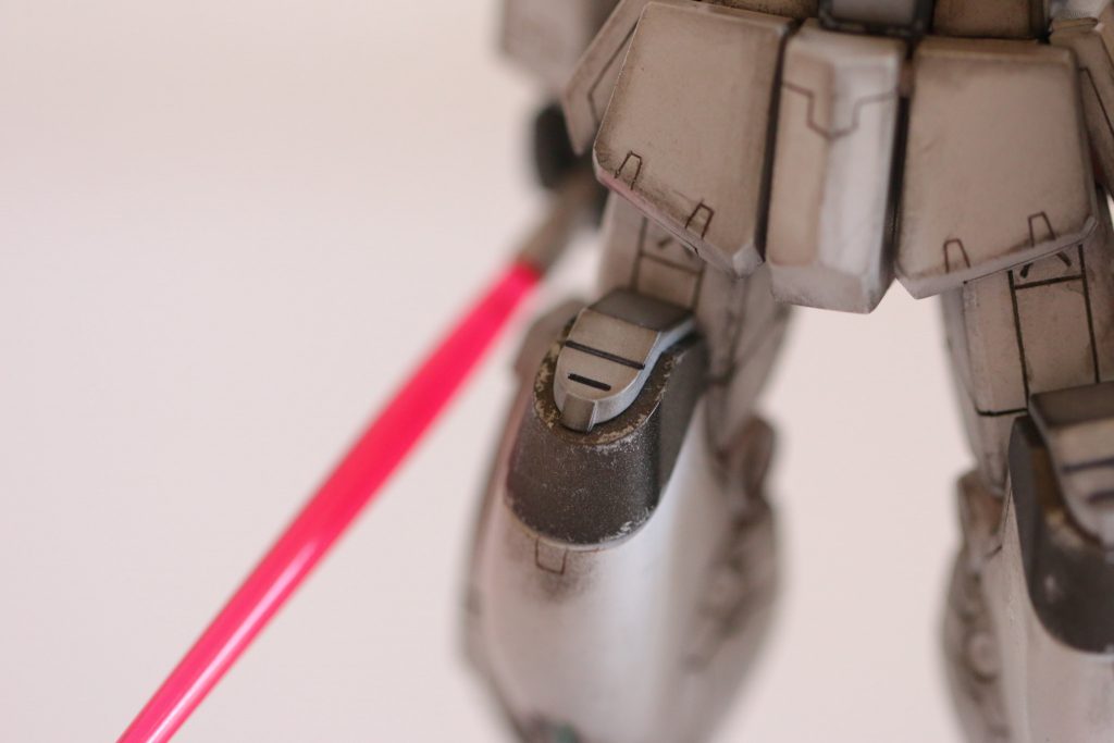 【腰+局部】
腰回りとふくらはぎ、膝周辺。
ここいらは、地味にスジボリを頑張りました。見えそうであまり見えない場所がこの部分(ふともも)なのですが、その分、チラ見えでスジボリの効果はボディブロー的にジワジワ効いてくるのを狙っていますw