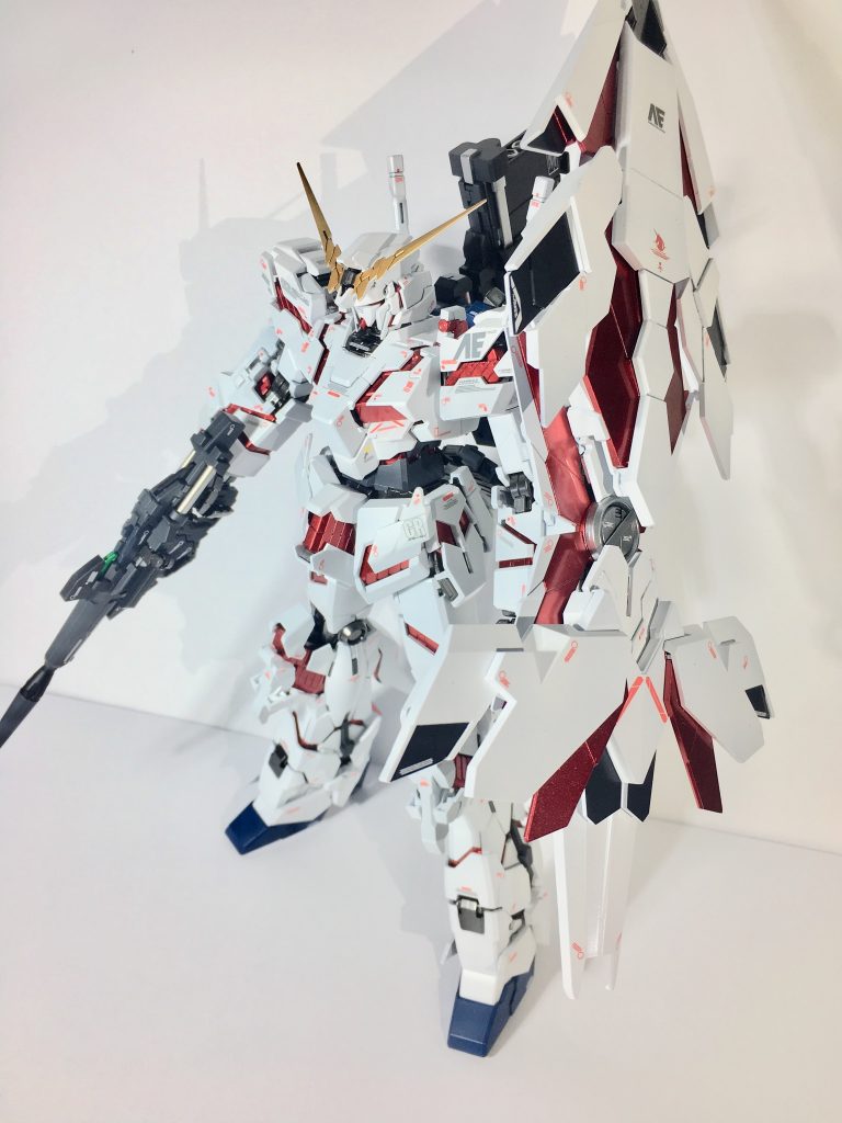 フルアーマーやバンシィもそうですけどユニコーン系は武装が大型なものが多いのでこれらを装備することで脚長でもまとまったプロポーションになりますね♪