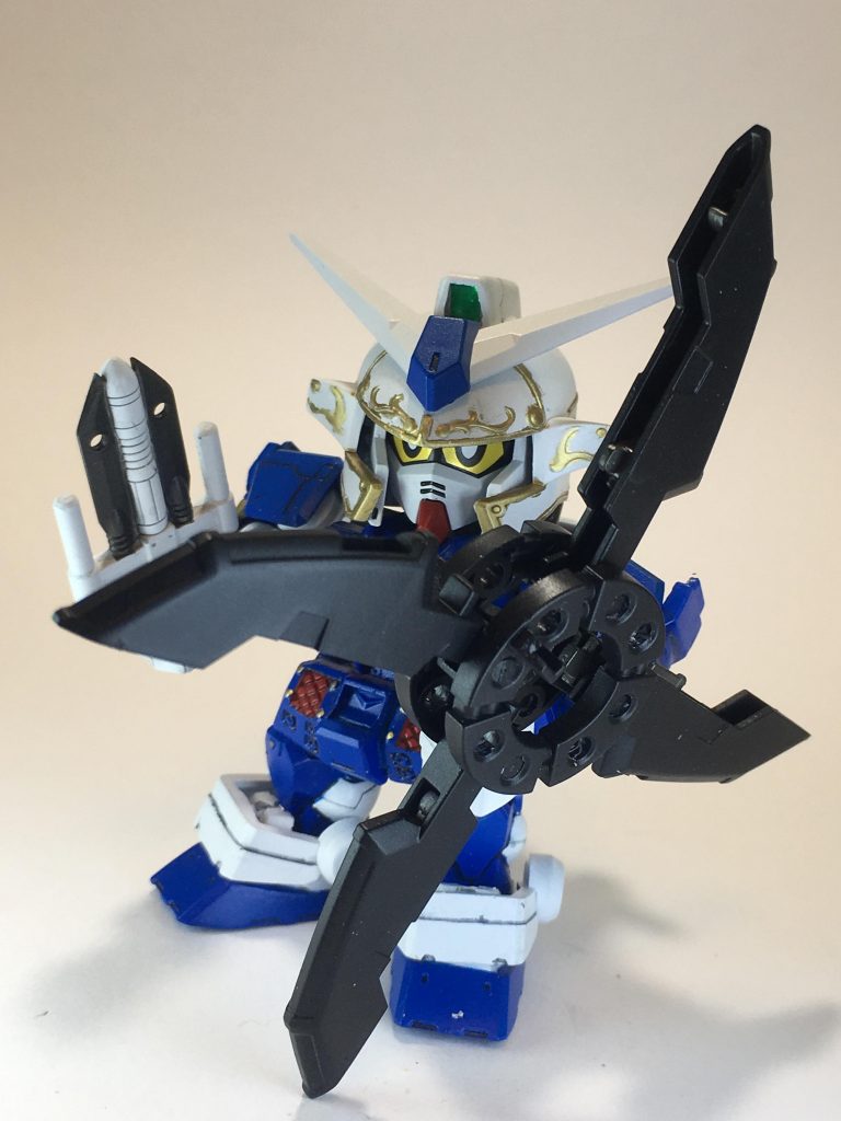 SDCS RX-78-2 ガンダムをベースに
伊達政宗頑駄無や農丸頑駄無のパーツを
貼り付けて忍者風に
武器は隠密忍者農丸のモノをそのまま使用