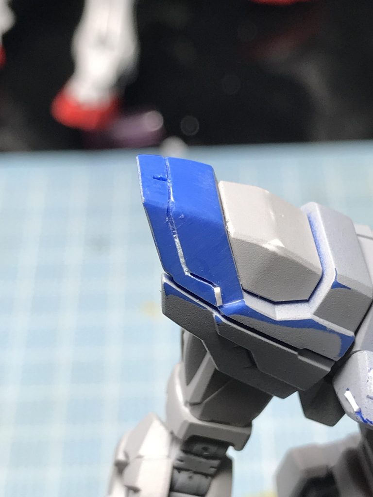 レッドチップは0.4で掘った溝に0.4幅のプラ棒を切って溝に入れる形でつけました