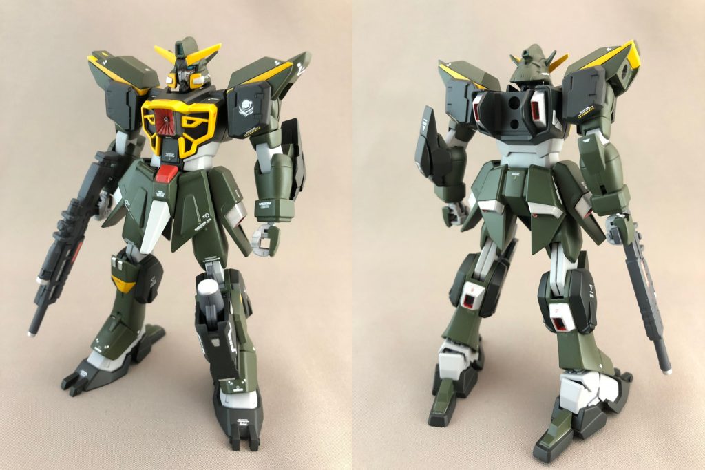 機体名:エクスペリガンダム
カラミティガンダムをベースに製作。
素体はほぼカラミティそのまま、脚部の延長工作と、ポイントごとの形状変更を行っています。
機体名の「エクスペリ」は「experience(経験)」と「experiment(実験)」のダブルミーニング。
これまでの自分の経験を活かすと同時に、初挑戦の工作(延長加工、真鍮線補強、可動軸の自作、ネオジム磁石による装備固定などなど)を思いつくままに試したことから名付けました!