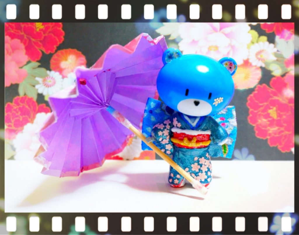 着物は粘土にジェルネイル、ネイルシールを貼っています。
桜柄のバランスは気をつけながら貼りました。