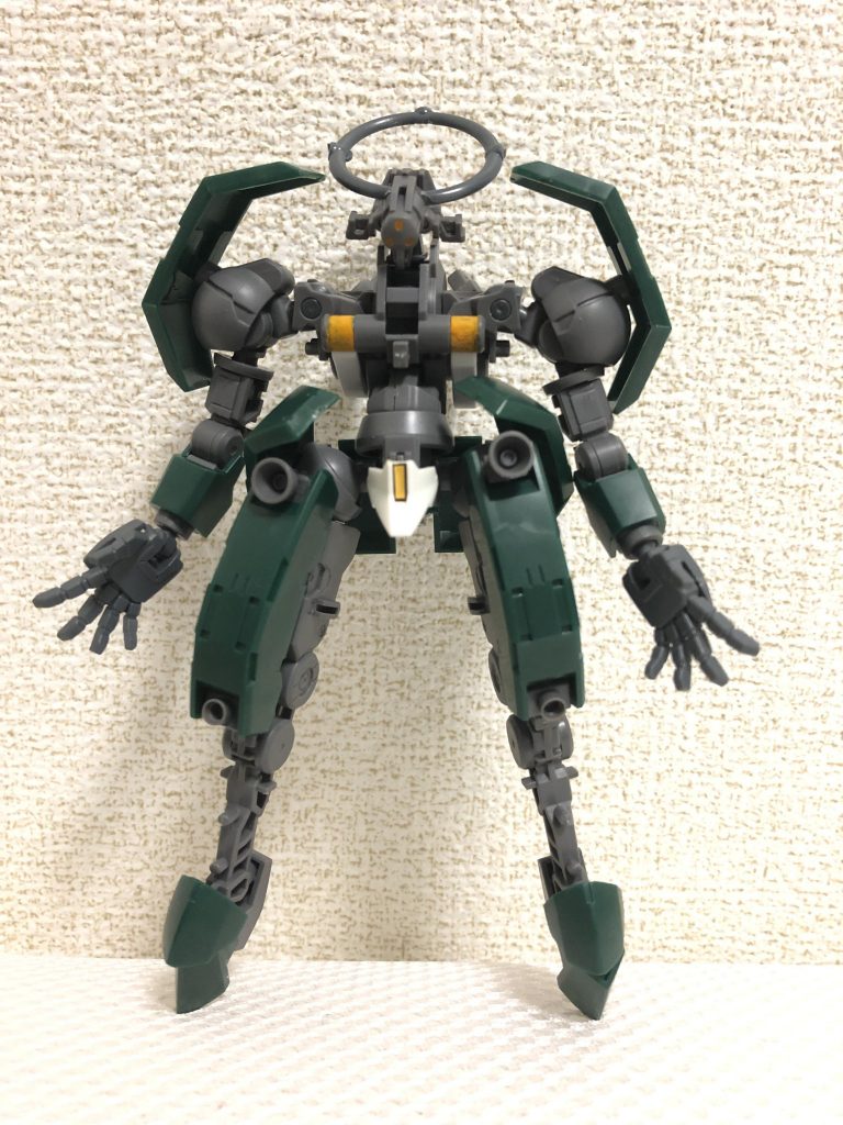 ……!これだ! しかも材料費ちょうど2000円!
レギンレイズ ジュリエッタ機、1200円
MSハンズ、600円
下敷き、ネイル用ラメ、100円×2
合計2000円! やりました。