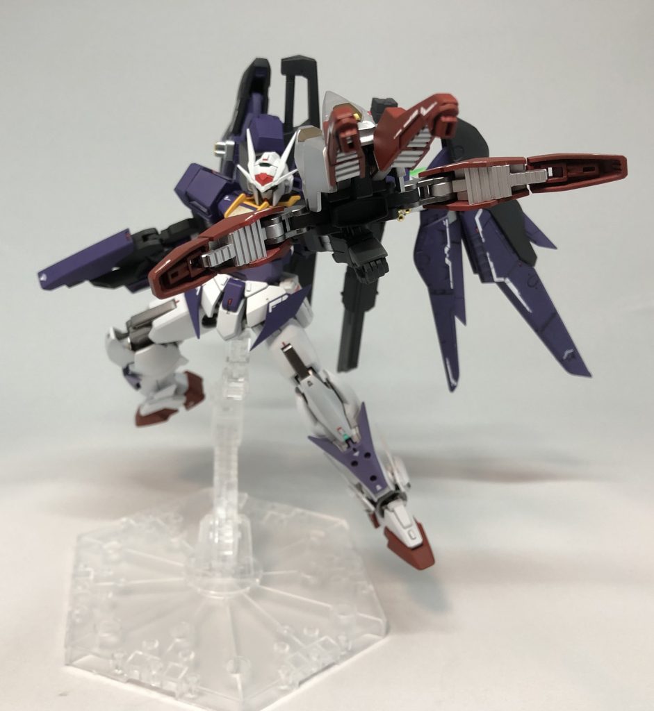 GNアサルトクロー(左手)
多機能モジュールとして作成しました。中にGNキャノンを仕込んでいます。