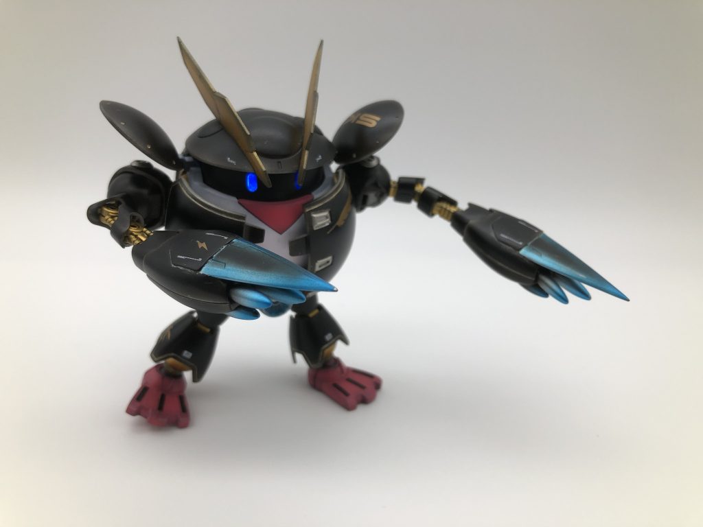 元々のモモカプルは手首が軸可動で横にしか向かなかったのでボールジョイントに変更して表情を付けやすくしてあります
腕のブレードを構えるのにこれはやっておいて正解でした(*´ω`*)