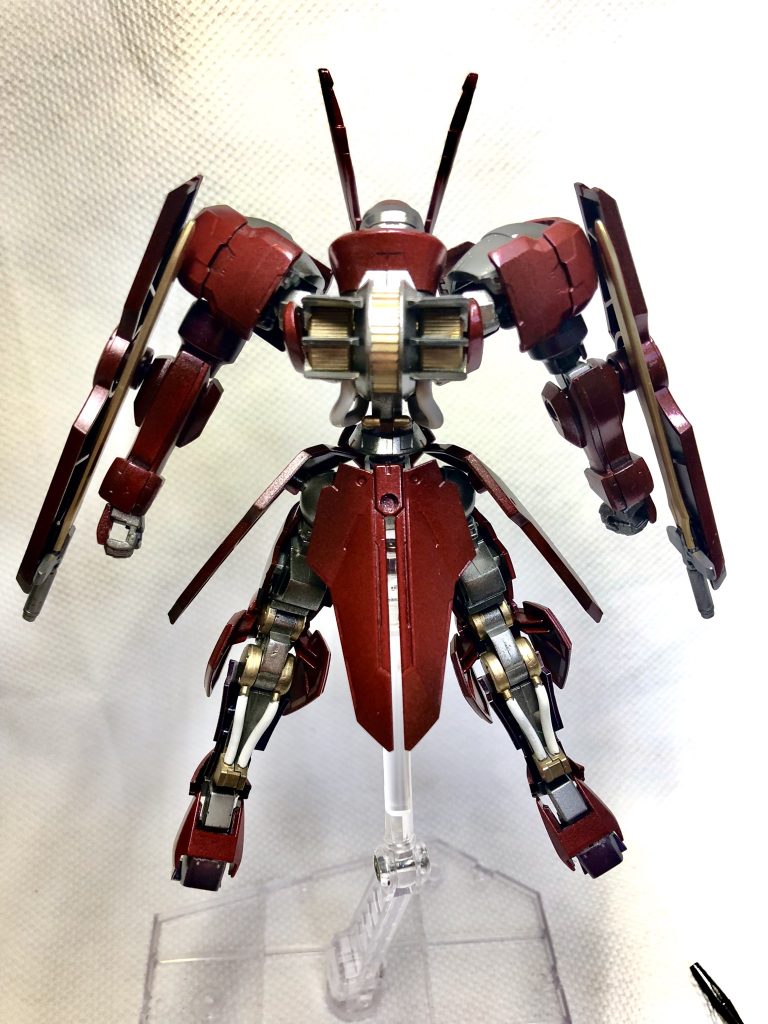 背面。細かい部分はエアブラシで塗装するのが怖くて筆塗りで仕上げました。