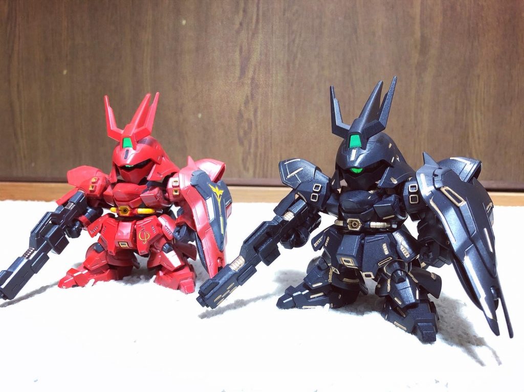 最後に総帥の赤きサザビーと。