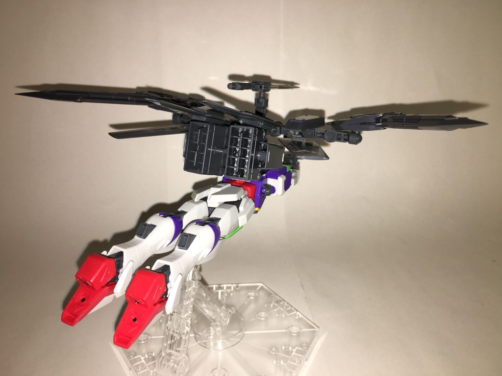 飛行形態、背面。