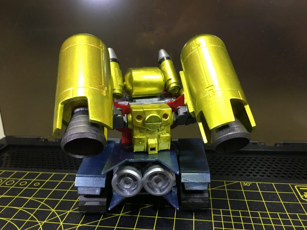 大型ミサイル装備型の背面