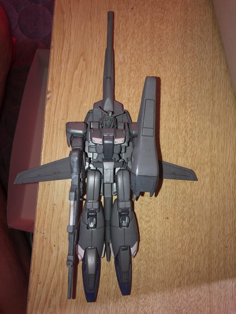 スペースファイター形態:裏
ものすごく間抜けです。
だから、リガズィはシールドを機体の正面につけたのでしょう()