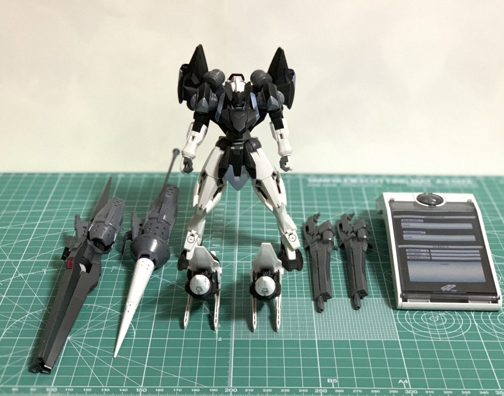 本機は、ジンクスベースのカスタム機であることから各部パーツを換装することでありとあらゆる戦況に対応する。ランスやハイメガランチャーの他にも一般的なビームサーベルやシールドを装備することができる。そのため高速移動を扱えさえすれば高機動力と高い汎用性を両立することができる。