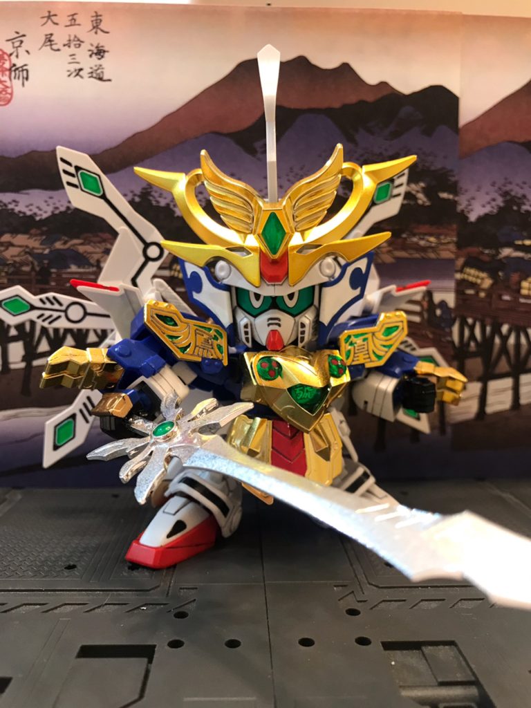 目が良いですね！肩のメッキパーツは緑の部分だけクリアグリーン塗ってます。