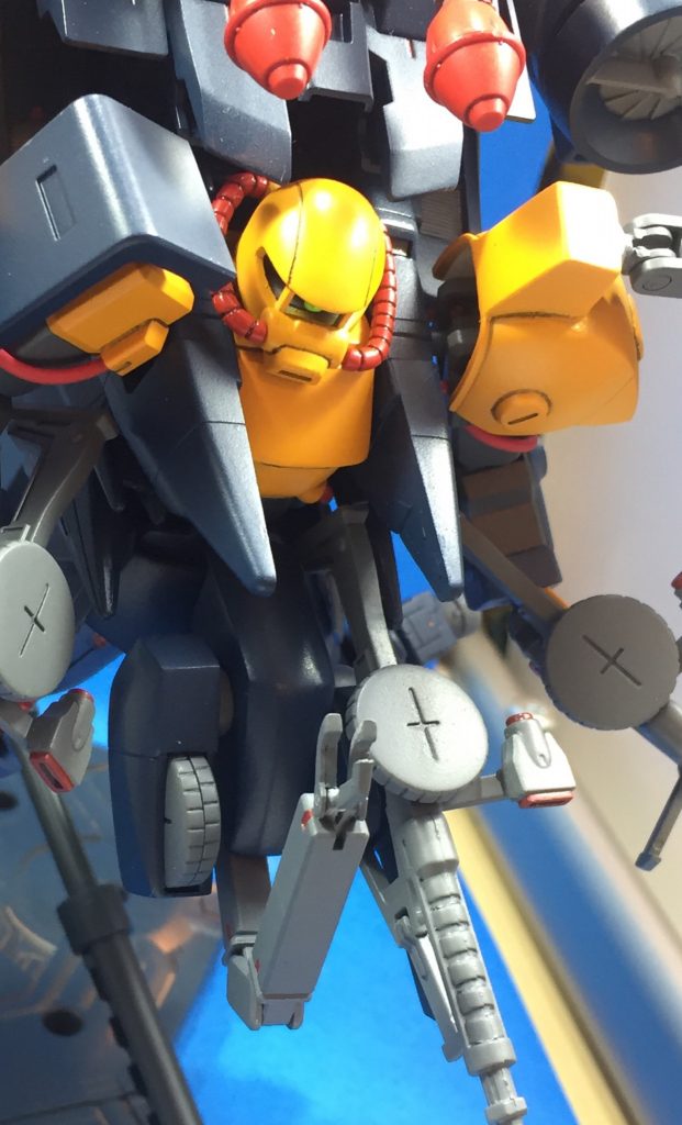 股間にはサブアーム.
弾倉を取り換えたり何やかんやします︎💪