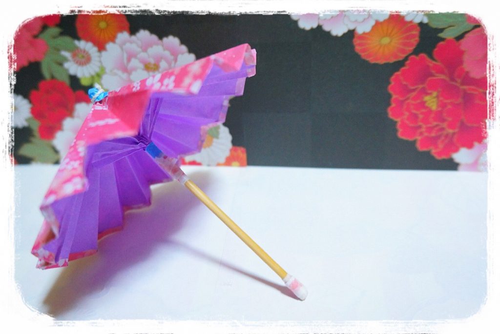 番傘は千代紙と竹串でつくりました