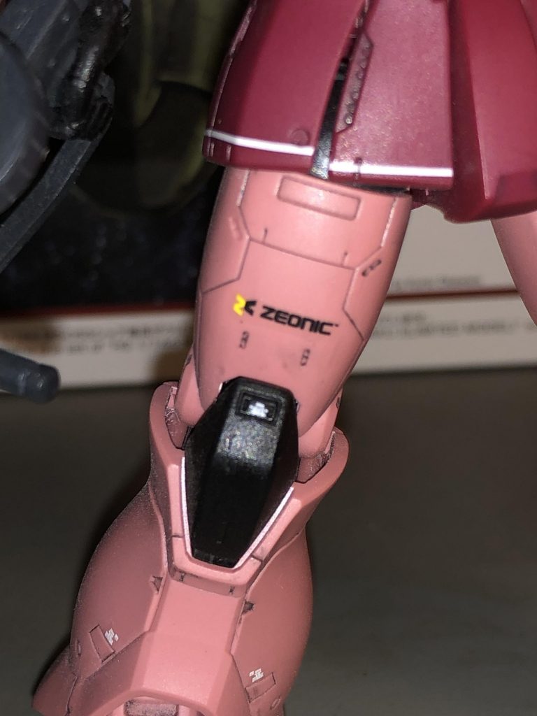 ピンクのシャアザク1–4枚目/制作者:@crowma