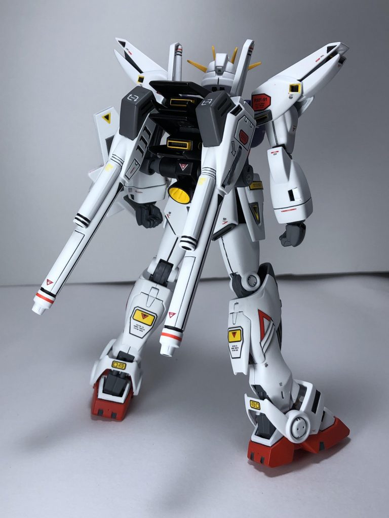 背面 シンプルなヴェスバーがいい味出してます笑