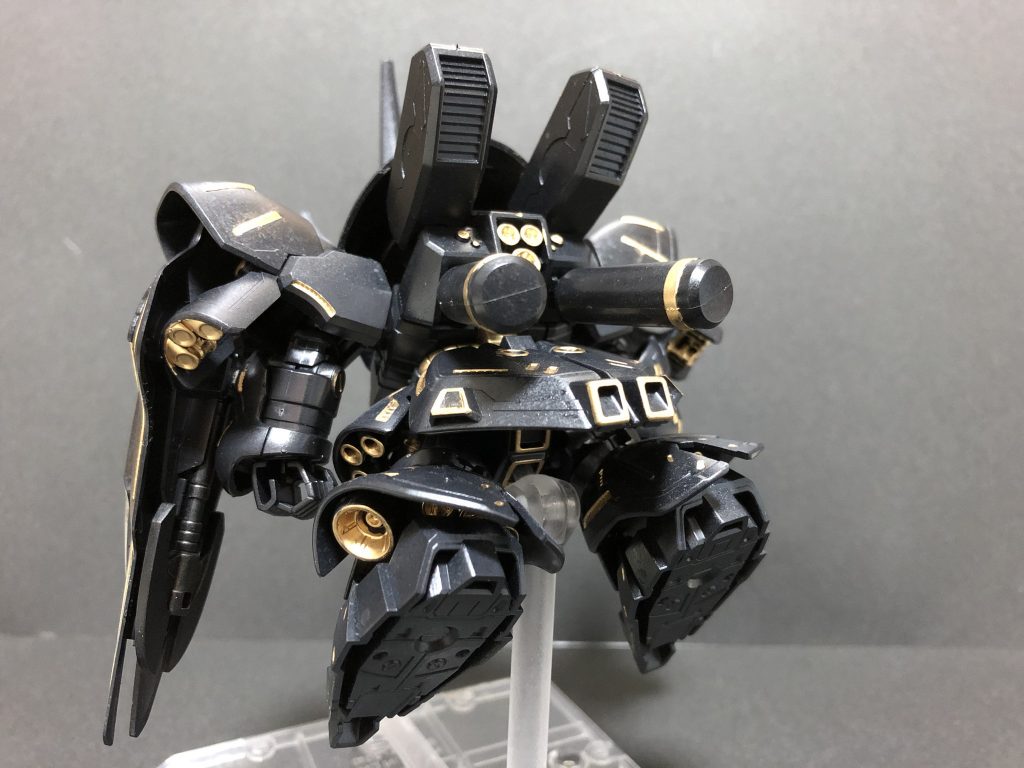 見えづらい部分ではありますが、バーニアノズル内径部はゴールド塗装で拘ってみました。