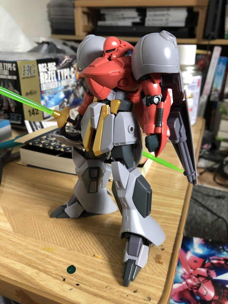 今回組み合わせたのはこれだけ。ボディの接続に若干加工が必要。