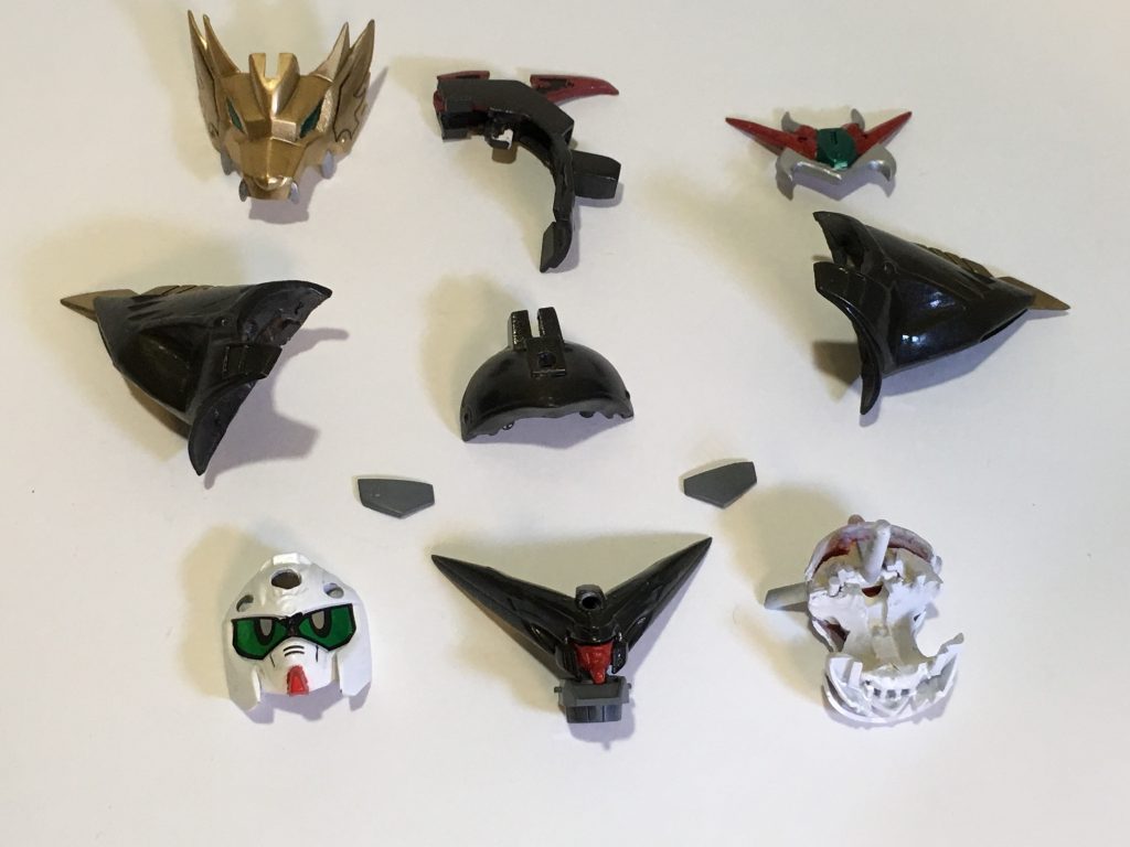 さらに頭部を分解
なんとかリアル頭部をSD頭部に収納することができました