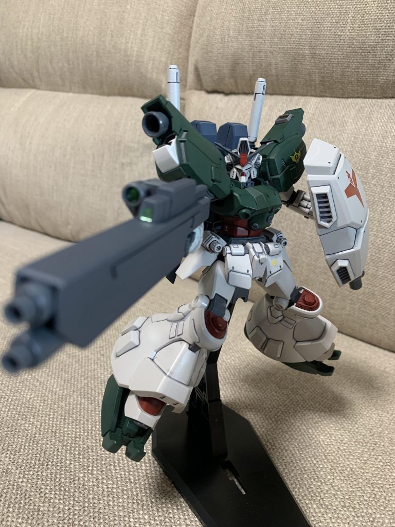 射撃兵装として、ZZのビームライフルの砲身を利用た大型ライフルを自作しました。