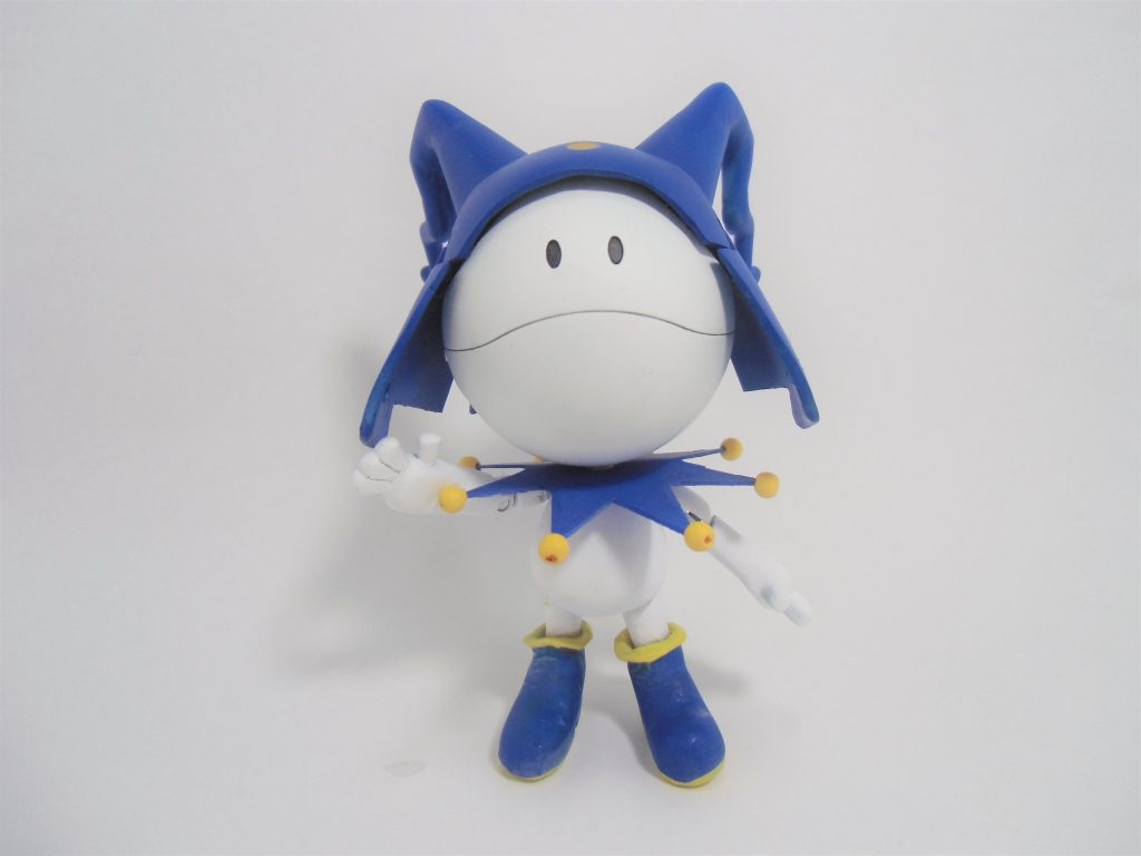 一応手足のジョイントや可動部位は残していますが、ほとんど動かすことはできません…。無念…。