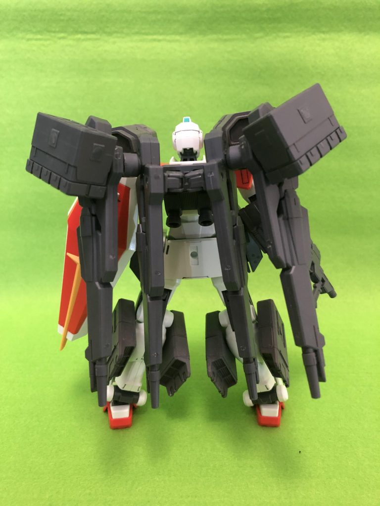 背面。あ、まだ3ミリ穴ありますね。